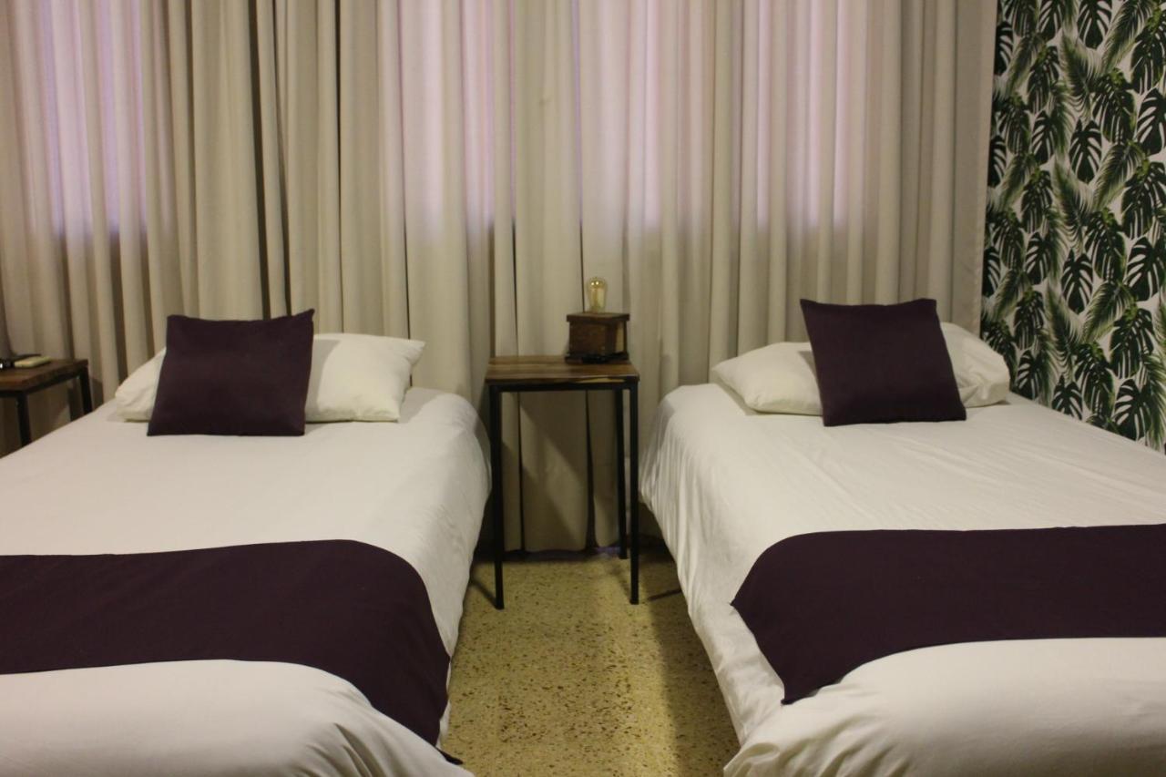 City Hotel ポサーダス エクステリア 写真